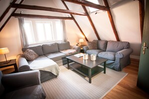 Apartment, 2 Bedrooms (2) | Living area | Flat-screen TV - Altstadtzauber Lüneburg (Lueneburg)