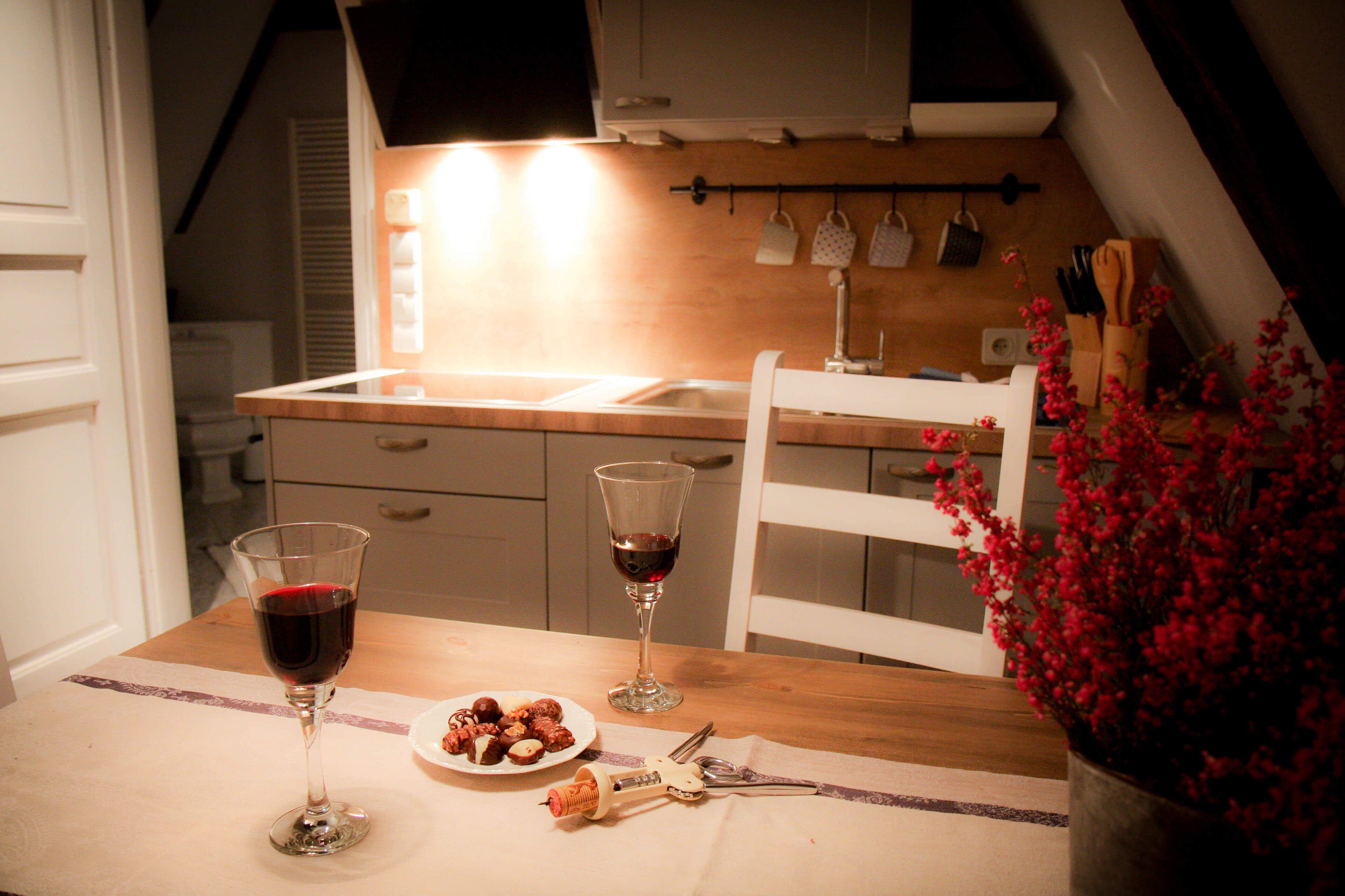 Apartment, 1 Bedroom (3) | Private kitchen | Fridge, stovetop, electric kettle, high chair