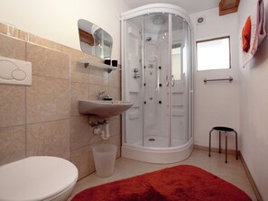 Chalet | Bathroom | Shower - Chalet in Hippach With Private Terrace, Parking, Heating (Hippach)