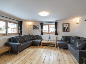 Chalet | Living room - Appealing Chalet in Hopfgarten in Brixental near Ski Slopes (Hopfgarten im Brixental)