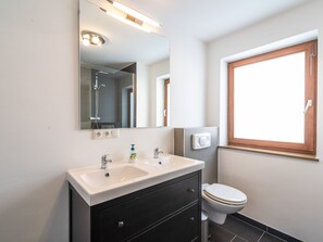 Chalet | Bathroom - Luxury Chalet with Infrared Sauna near Ski Area in Tyrol (Hopfgarten im Brixental)