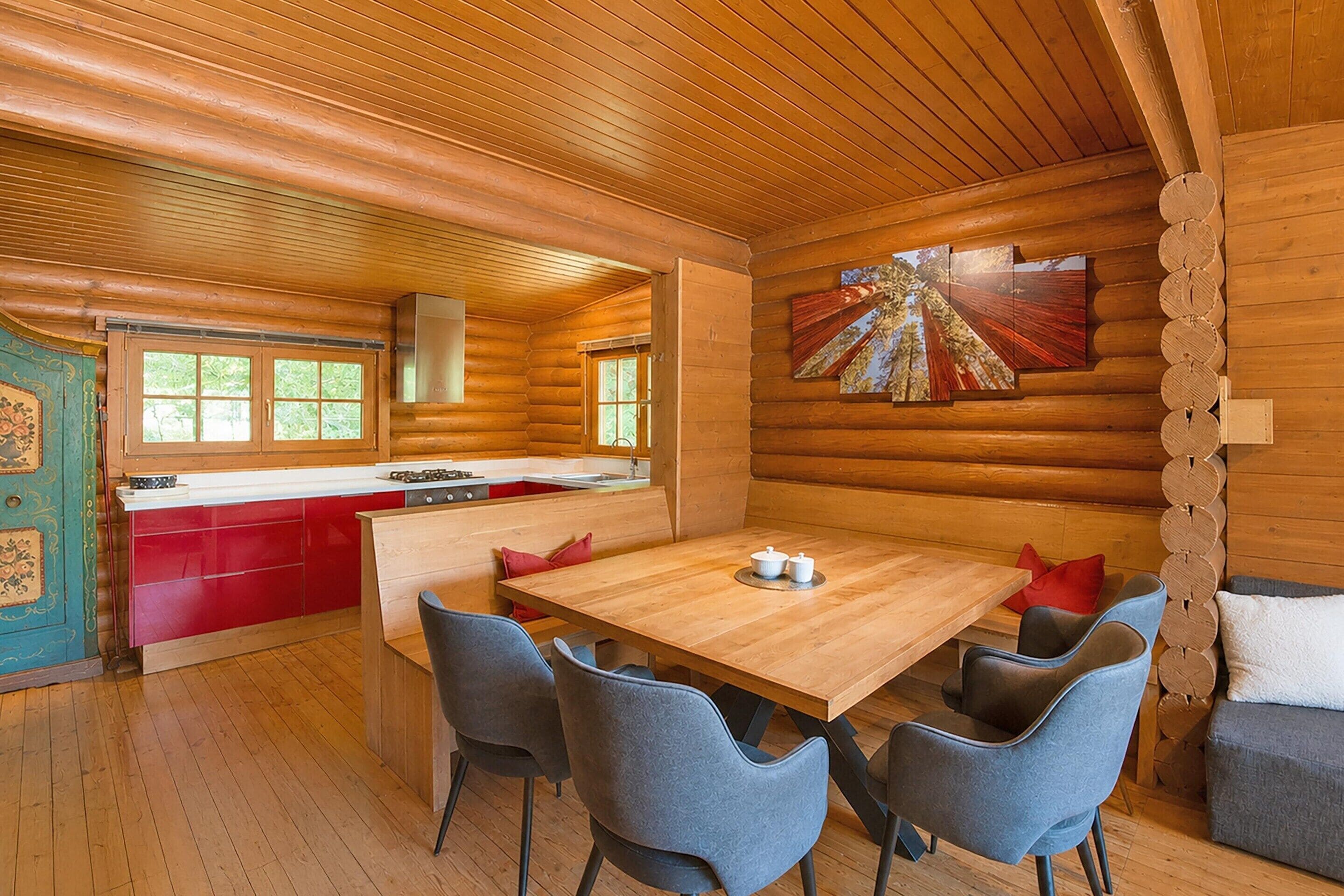 Chalet | Dining