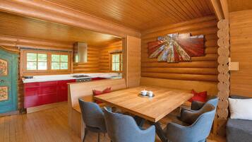 Chalet | Dining