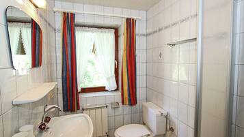Apartment | Bathroom | Shower