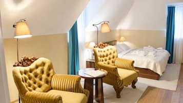 Minibar, coffres-forts dans les chambres, rideaux occultants