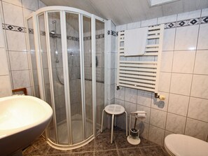 Apartment | Badezimmer | Dusche, Handtücher