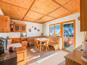 Dining - Cozy Apartment in Fulpmes near Ski Area (Fulpmes)