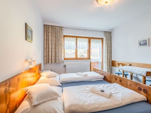 2 bedrooms, individually furnished - Cozy Apartment in Fulpmes near Ski Area (Fulpmes)