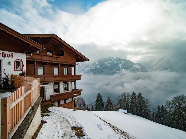 Exterior - Quaint Apartment in Finkenberg near Ski Lift (Finkenberg)