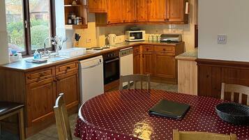 Réfrigérateur, micro-ondes, four, lave-vaisselle