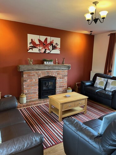 The Granary a charming 4 bedroom cottage just 2.5 miles from Rugby Town Centre.