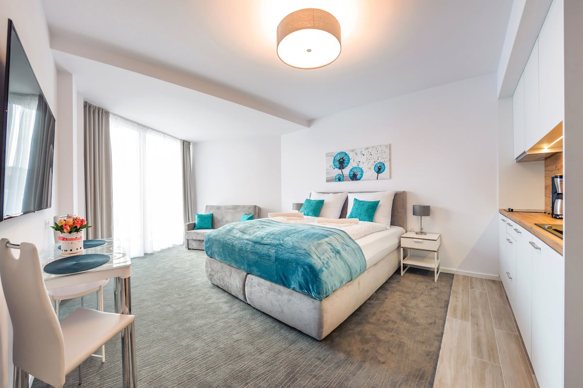 Studio (621) | 1 bedroom, individually decorated, individually furnished