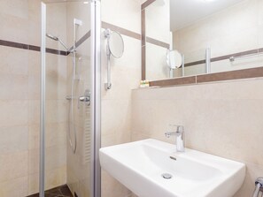 Apartment | Bathroom - Modern Apartment in Zell am See With Sauna (Zell am See)