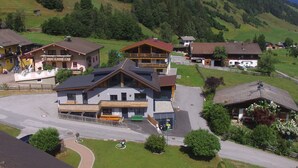 Exterior - Modern Holiday Home in Rauris With Barbecue (Rauris)