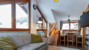 Living room - Modern Holiday Home in Rauris With Barbecue (Rauris)