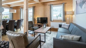 House | Living room - Cozy Holiday Home in Salzburg With Mountain View (Sankt Michael im Lungau)