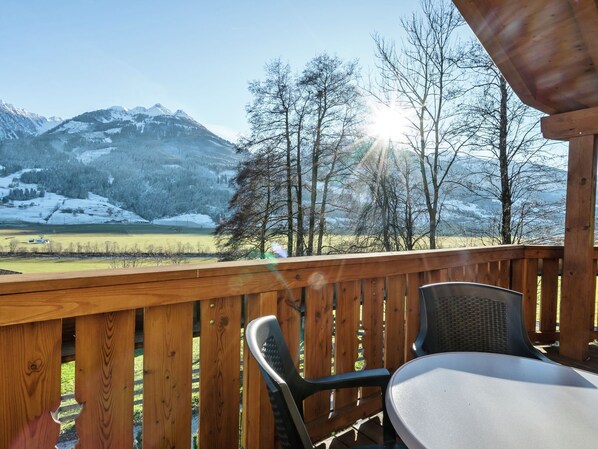 Balcony - Swanky Chalet in Piesendorf With Wellness Area & Valley View (Piesendorf)