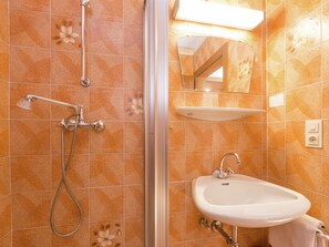 Apartment | Bathroom - Modern Apartment in Hollersbach im Pinzgau With Balcony (Hollersbach im Pinzgau)
