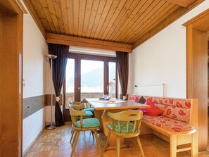 Dining - Modern Apartment in Hollersbach im Pinzgau With Balcony (Hollersbach im Pinzgau)
