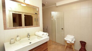House | Bathroom - Luxurious Holiday Home in Saalbach-hinterglemm With Sauna (Saalbach-Hinterglemm)