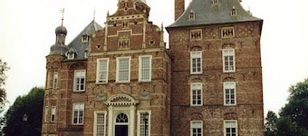 Fantastic holiday farm for 14 people in the countryside near Oude IJssel