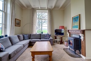 Smart TV, fireplace, table football, ping pong