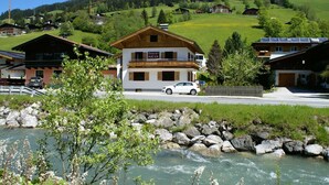 Unclassified image, 3 of 31, button - Furnished Chalet With Sauna (Saalbach-Hinterglemm)