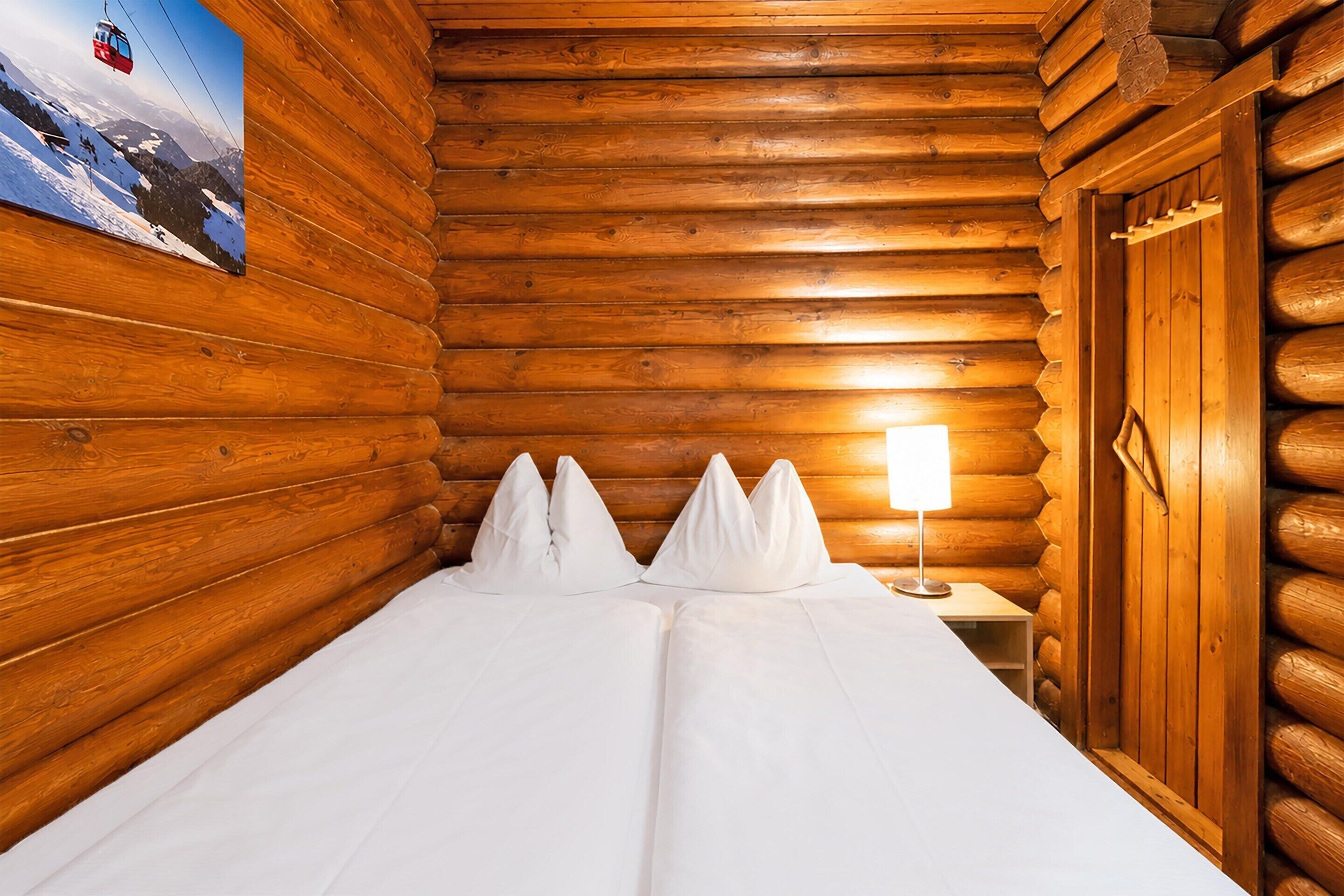 Chalet | 3 bedrooms, individually furnished, bed sheets
