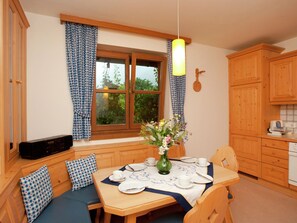 Apartment | Dining