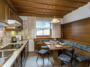Apartment | Dining