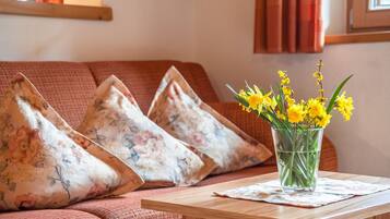 5 bedrooms, individually furnished