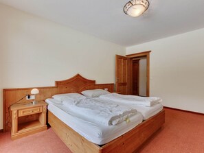 Chalet | 2 bedrooms, bed sheets - Chalet in Saalbach Near Ski Lift (Saalbach-Hinterglemm)