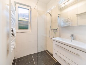 Apartment | Bathroom