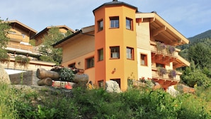Exterior - Serene Holiday Home With Infrared Sauna in Salzburg (Saalbach-Hinterglemm)