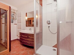 Apartment | Bathroom
