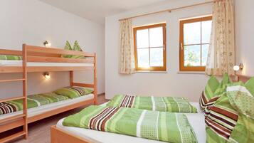 Apartment | 2 bedrooms, individually furnished, bed sheets