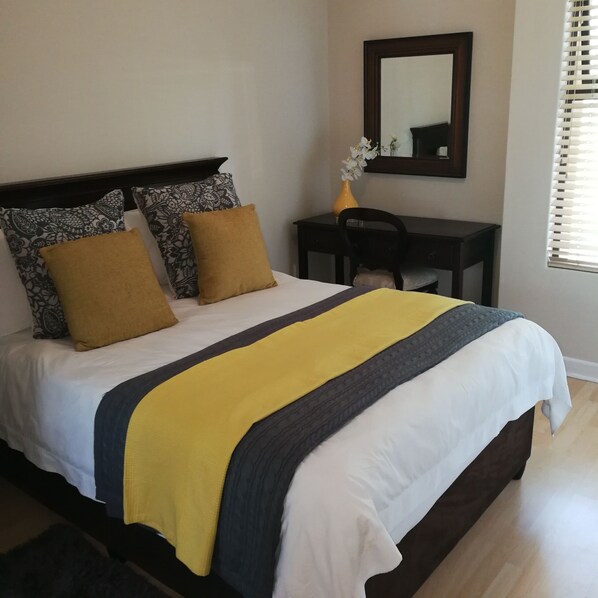 1 habitación, tabla de planchar con plancha, wifi y ropa de cama 