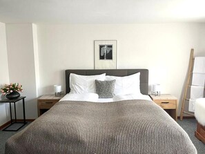 Chalet | 5 bedrooms, individually furnished, free WiFi, bed sheets