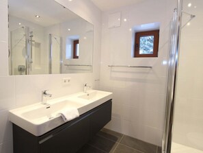 Bathroom - Luxury Chalet near Ski Area in Zell am See (Zell am See)