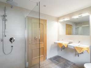 Apartment | Bathroom - Luxurious Apartment in Saalbach-hinterglemm Near Ski Area (Viehhofen)