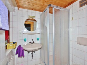 Apartment | Badezimmer | Dusche, Handtücher