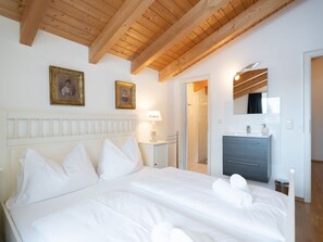 Ferienhaus | 3 Schlafzimmer, individuell eingerichtet, Bettwäsche