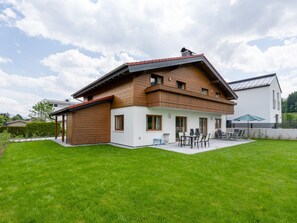 House | Exterior - Cozy Holiday Home in Salzburg near Ski Area (Mittersill)