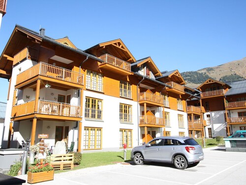 Cozy Apartment in Rauris near Forest