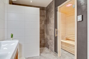 Apartment | Badezimmer