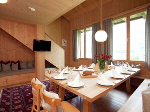 Apartment | Dining
