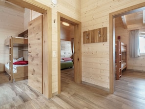 4 bedrooms, bed sheets