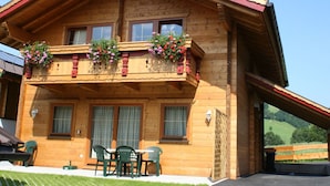 Chalet | Balcony - Spacious Chalet in Niederau (Wildschoenau)