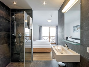 Apartment | Bathroom