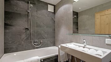Apartment | Bathroom